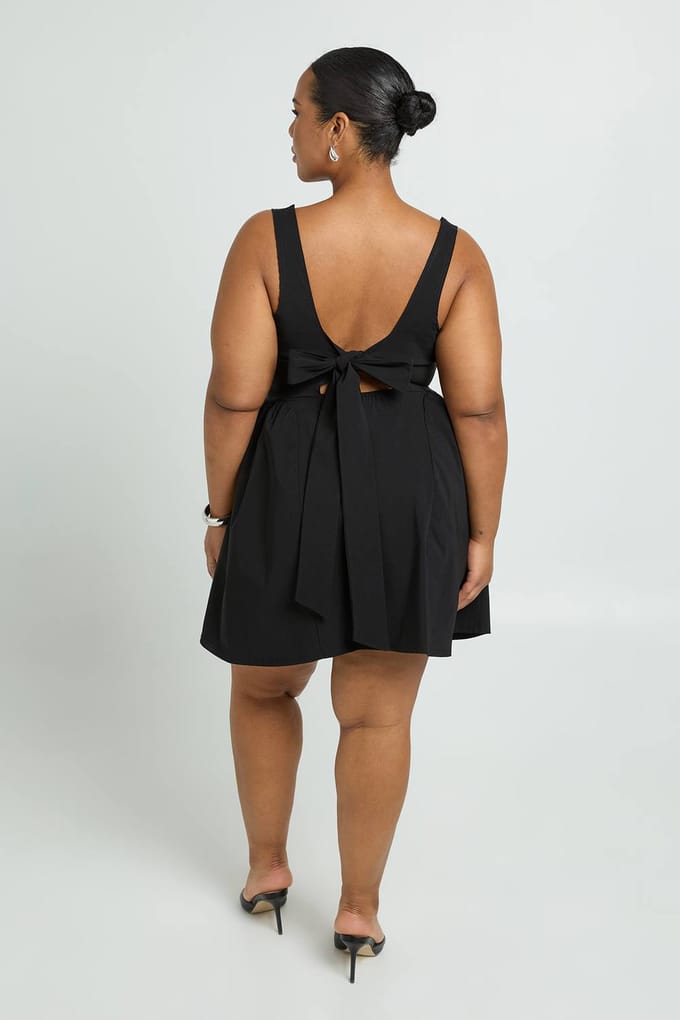 boohoo Dames Plus Bengaline Bow Back Skater Jurk | Black | Maat: 26