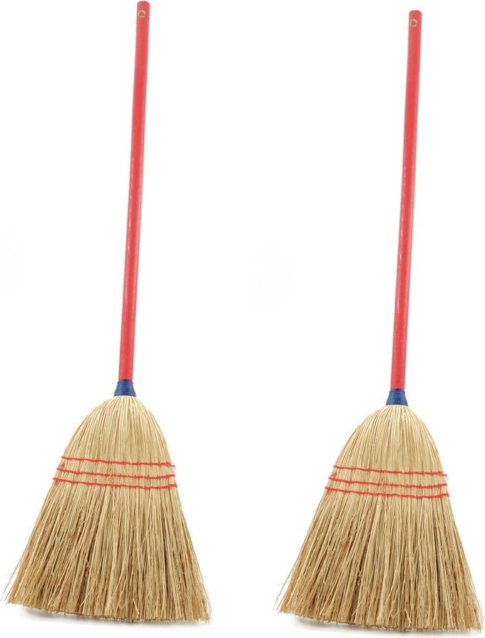Set van 2x kinderbezems stro met rode steel 75 cm - Schoonmaakartikelen/Kamerbezems
