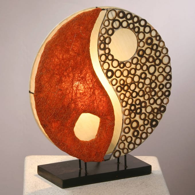 Woru Ying Yang tafellamp op houten voet 33 cm