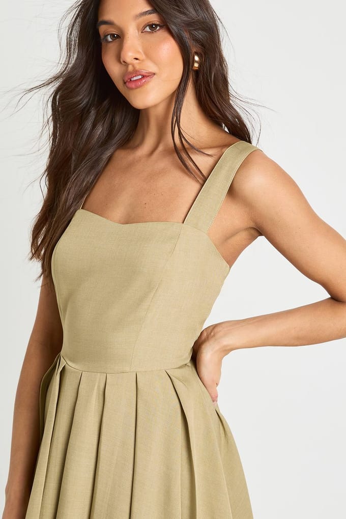 boohoo Dames Plisse mini-jurk met volle rok | Taupe | Maat: 6