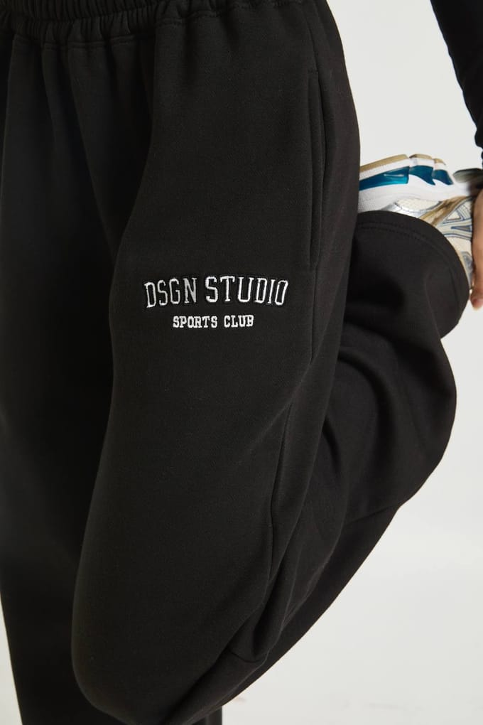 Dames Tall DSGN Studio Applique Rechte Pijp Jogger | Zwart | Maat: Medium