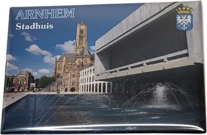 Arnhem Magneet Stadshuis met fontein