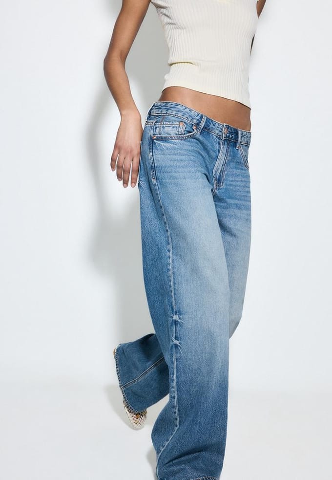 Stradivarius D91 Low-rise wide-leg jeans  MIDDENBLAUWE DENIM WASSING 32