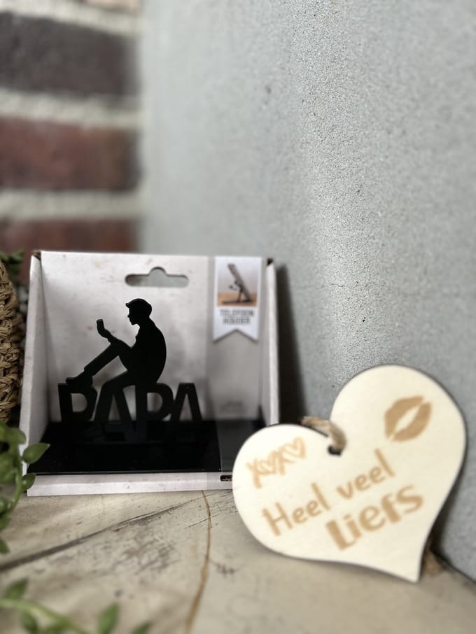 Creaties van Hier - Telefoonhouder met houten hartje - Papa - Vaderdag - Metaal