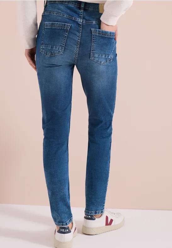 High Waist Slim Legs jeans in Slim Fit