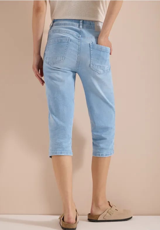 High Waist Slim Legs jeans in Slim Fit