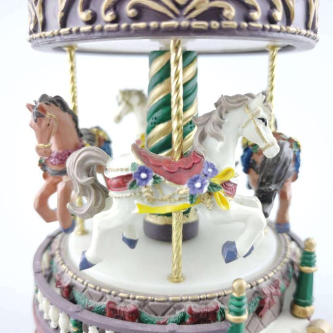 Carrousel Muziekdoos Kerstcadeau Creatieve Hars Ambachten Ornamenten donkerrode kleur