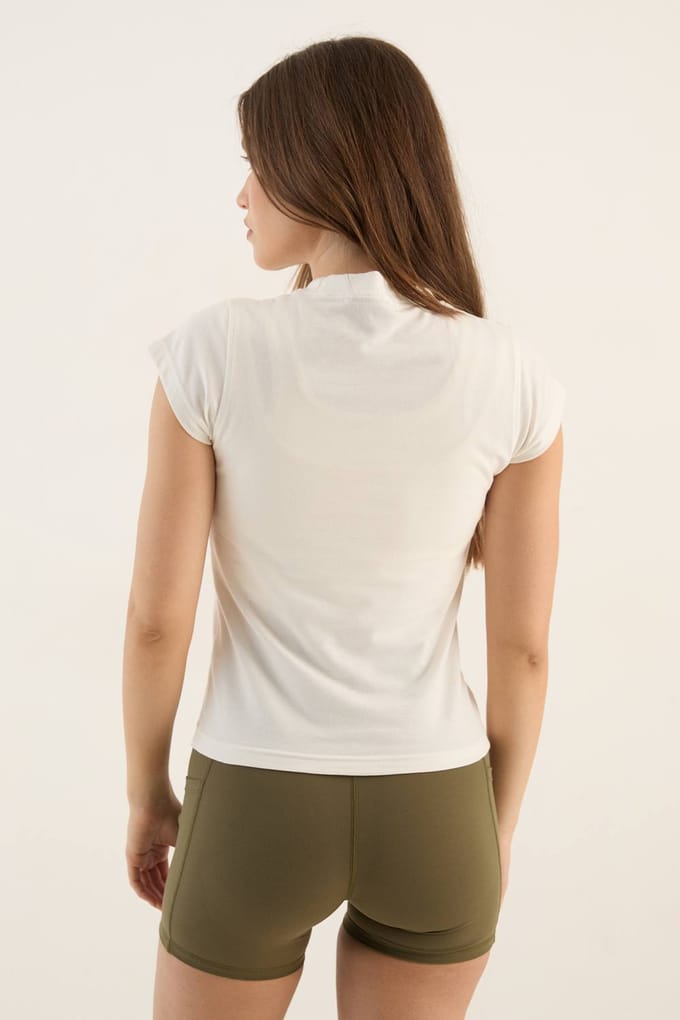 Dames Dsgn Studio Collegiate Bedrukte Getailleerde Korte Mouw Top | Cream | Maat: Medium