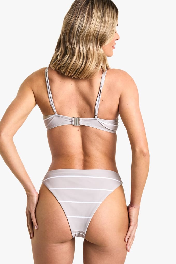 boohoo Dames Zwempak Essentials Gestreepte Bikinibroekjes | Steen | Maat: 44