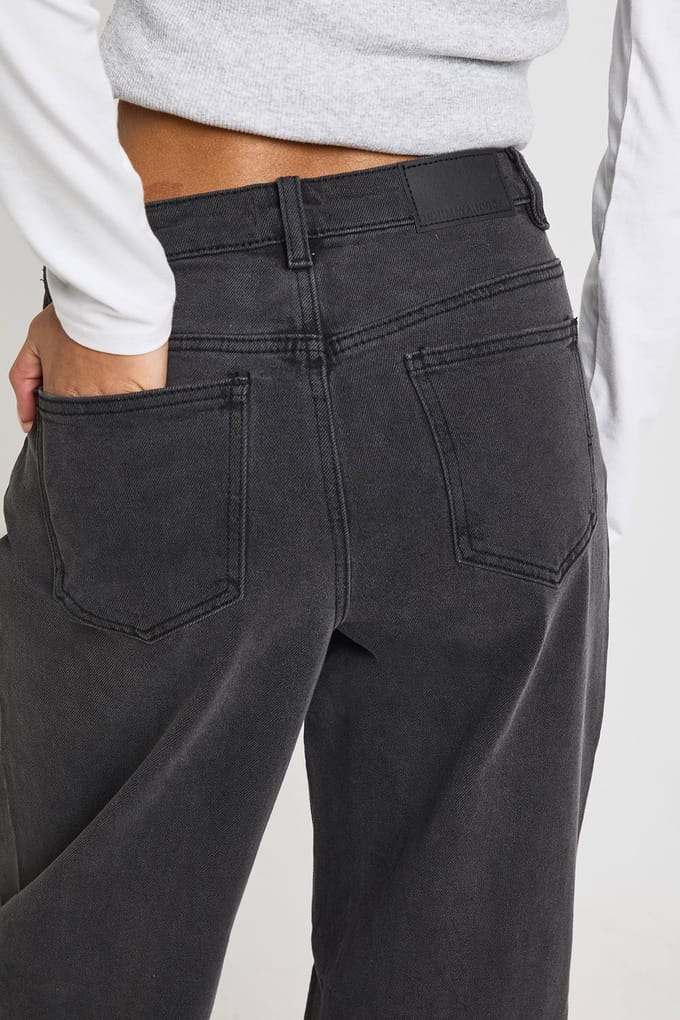 boohoo Dames Turn Up Hoge Taille Rechte Pijpen Spijkerbroek | Washed Black | Maat: 36
