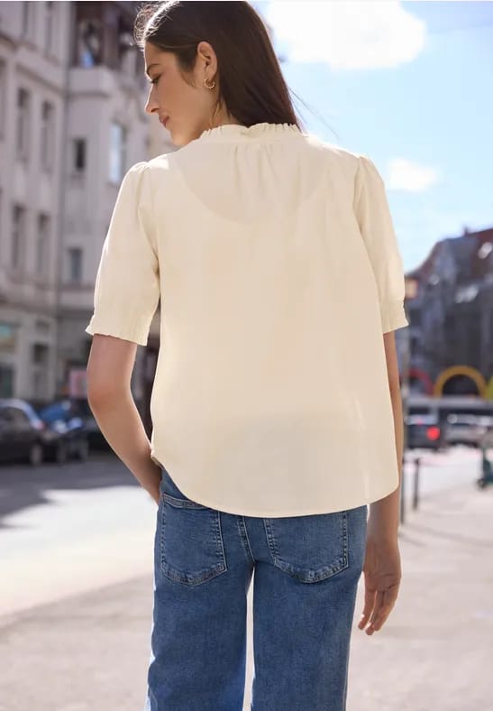 Blouse met korte mouwen, ronde hals en ruches
