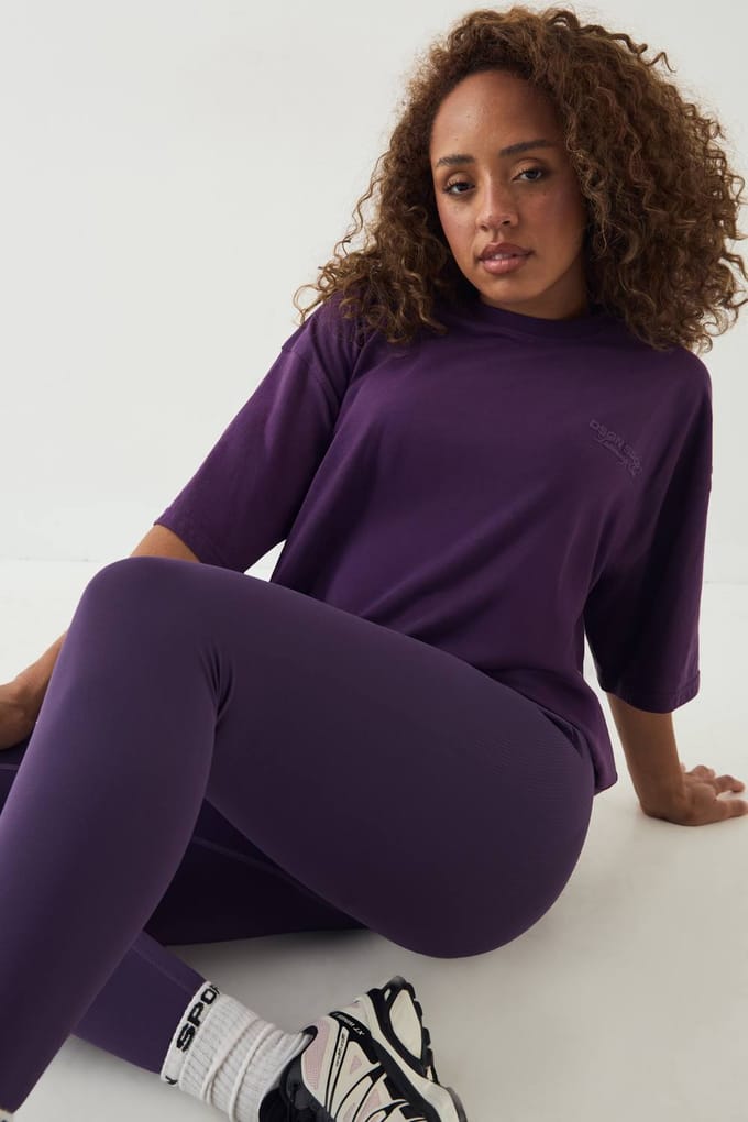Dames DSGN Studio Sport Training Club Oversized T-Shirt | Blackcurrant | Maat: XS