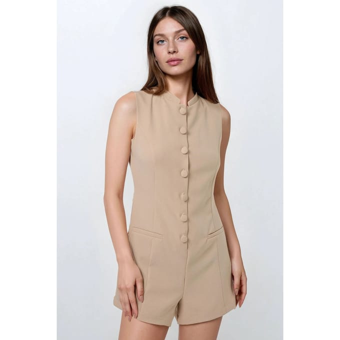 Korte Been Crew Neck Jumpsuit met Knopen Detail