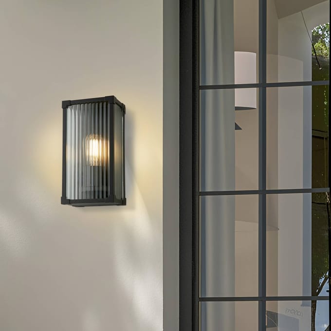 Searchlight Buitenwandlamp Cincinnati, zwart, breedte 16 cm, metaal