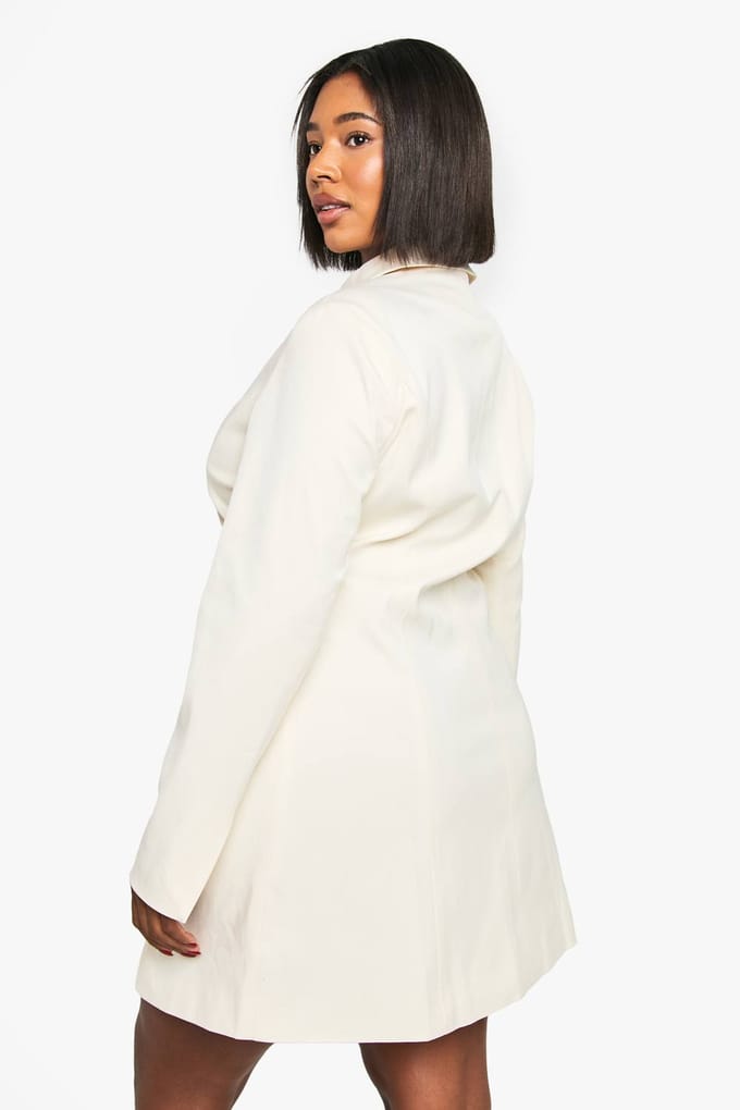 boohoo Dames Plus getailleerde jurk met kraag en knoopsluiting | Ecru | Maat: 22