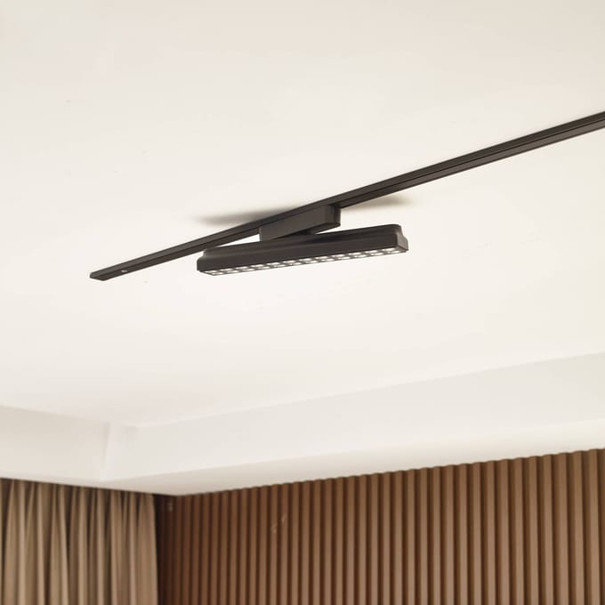 Lindby LED-strip 48 V Lumaro, zwart, 24 punten, dimbaar