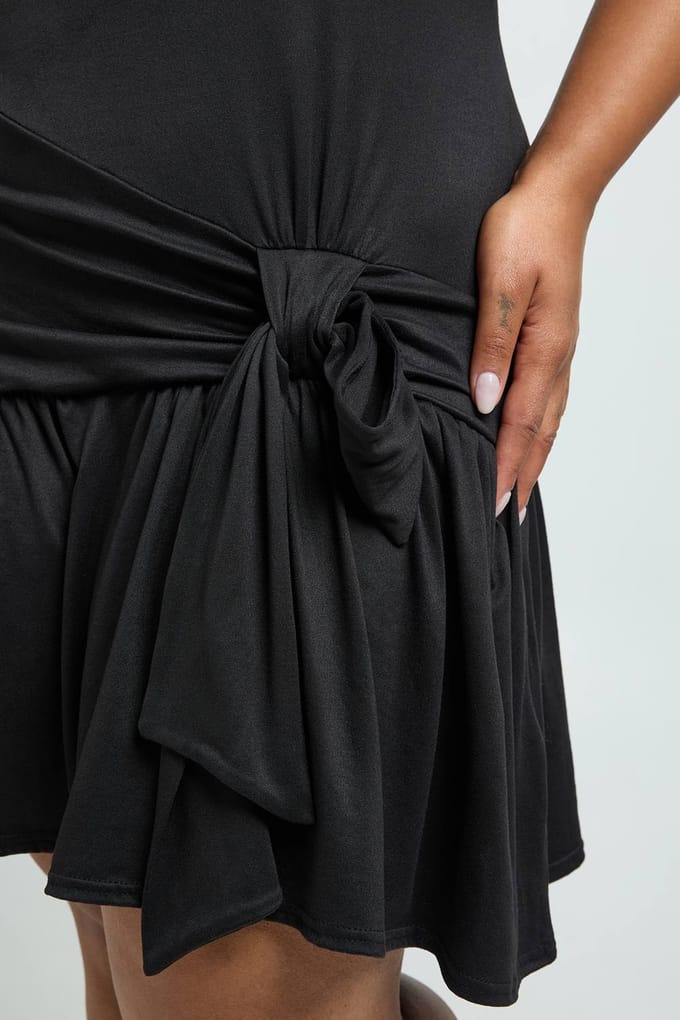 boohoo Dames Plus Drop Hem T-shirtjurk | Zwart | Maat: 44