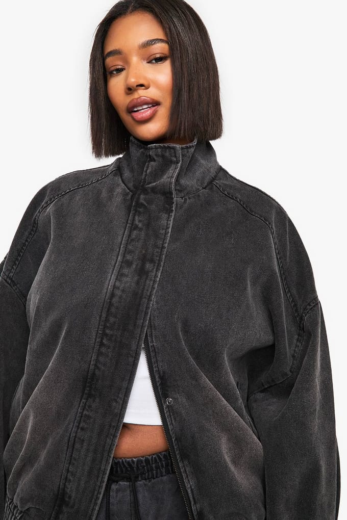 boohoo Dames Plus Denim Oversized Bomberjack | Zwart | Maat: 44