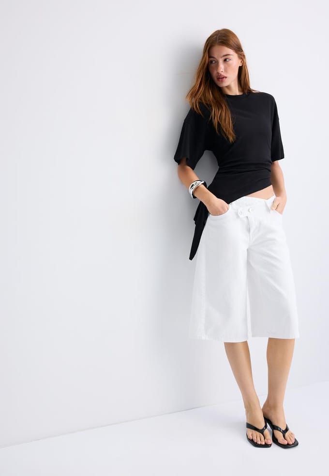 Stradivarius Asymmetrisch T-shirt met korte mouw  Zwart S