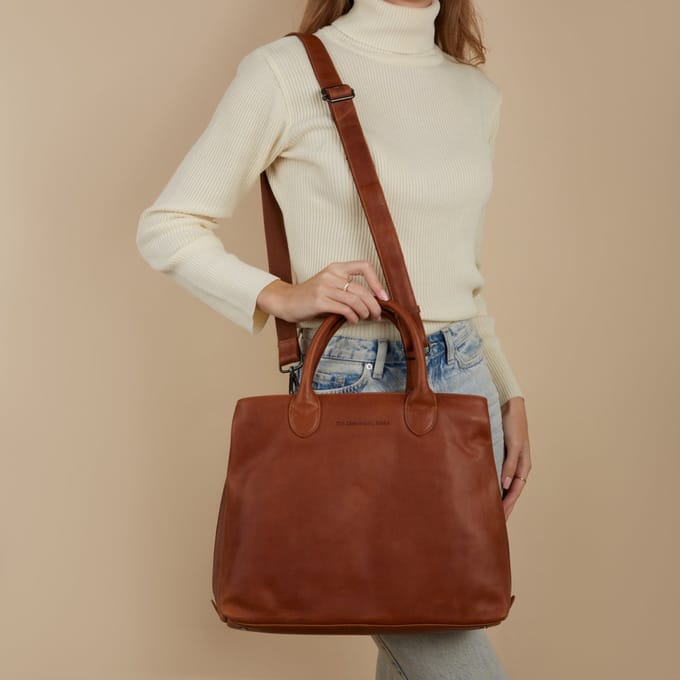 Chesterfield Passau Waxed Pull Up Schoudertas - Cognac
