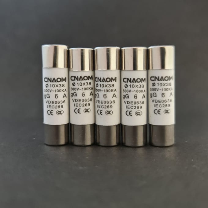 R015 10x38 Keramische Buiszekering - 6A - 10x38mm 5stuks