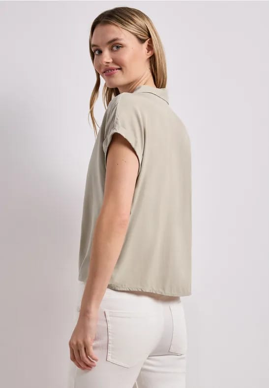 Blouse met overhangende schouders en bowlingkraag
