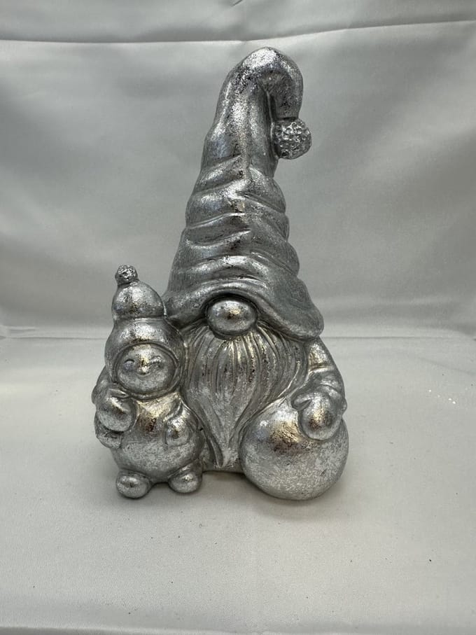 Kerstbeeldje Kerstman+sneeuwpop - zilver- polyresin - 19 cm hoog x 14 cm x 10 cm – Kerstdecoratie