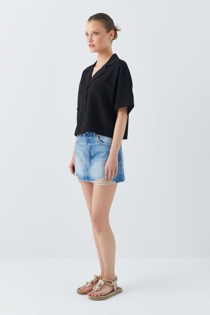 Losse Pasvorm Knoopshirt met Korte Mouwen en Pocket