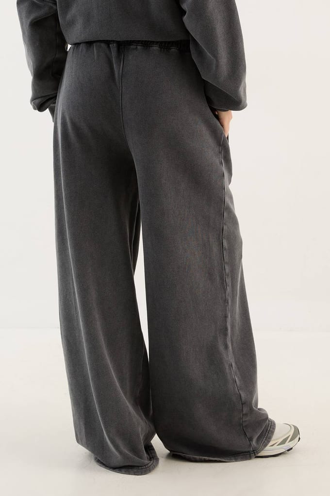 Dames Dsgn Studio Collegiaal Bedrukte Rechte Pijp Joggingbroek | Houtskool | Maat: Medium