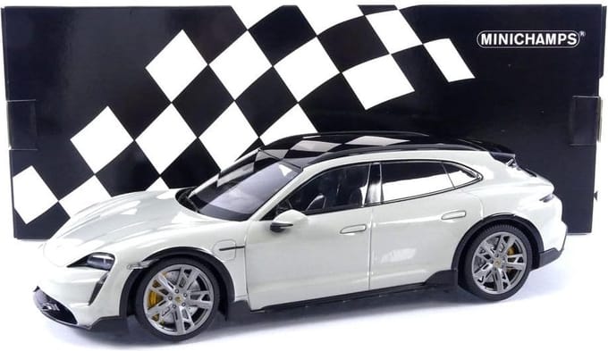 Porsche Taycan CUV Turbo S 2021 - 1:18 - Minichamps