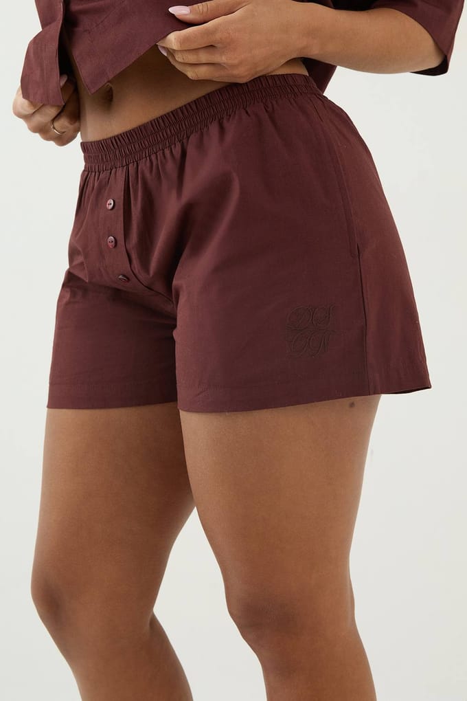Dames Dsgn Studio Henley Knoop Popeline Short | Chocoladebruin | Maat: Medium