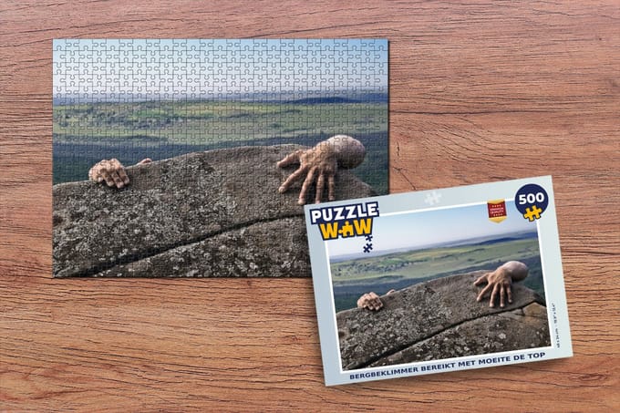 Puzzel Bergbeklimmer bereikt met moeite de top - Legpuzzel - Puzzel 500 stukjes