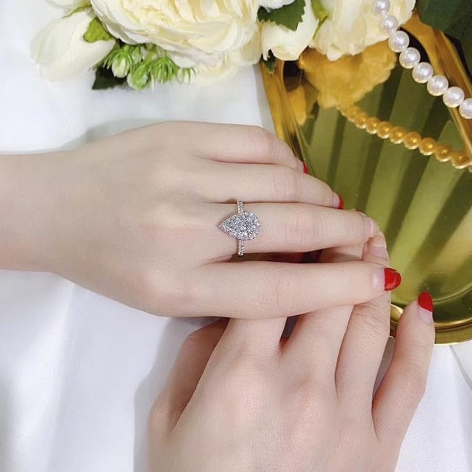 Mode Peervorm Ring Voor Vrouwen Luxe Micro Verharde Kristallen Zirkoon Ring Elegante Bruids Bruiloft Engagement Sieraden Voor Lover 8 white