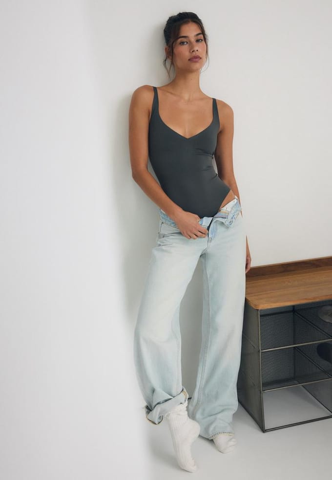 Stradivarius D92 straight wide jeans met scheuren  LICHTBLAUWE DENIM WASSING 40