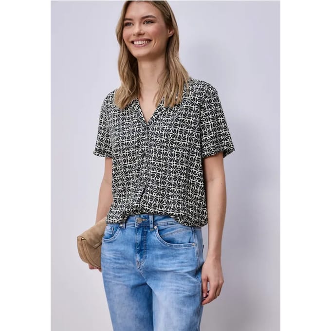 Blouse met korte mouwen en bowlingkraag