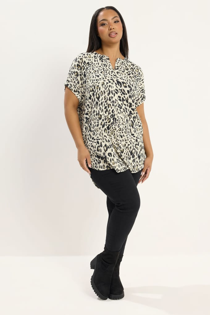 Yours Witte Getextureerde Top Met Dierenprint En Inkeping In De Hals Size 48