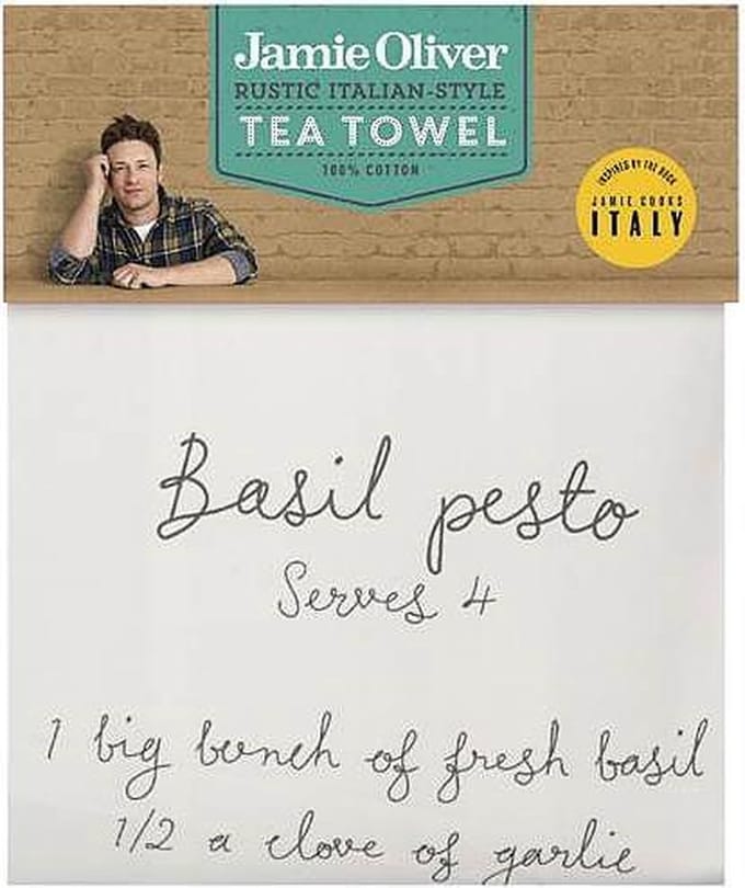Jamie Oliver theedoek met recept Jamies Basil Pesto