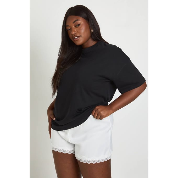 boohoo Dames Plus Satijnen Shorts Met Kanten Rand | Ivory | Maat: 24
