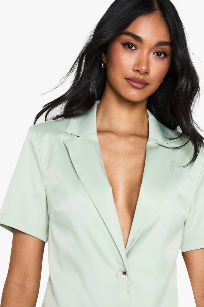 boohoo Dames Op maat gemaakte gestructureerde playsuit met korte mouwen | Sage | Maat: 8