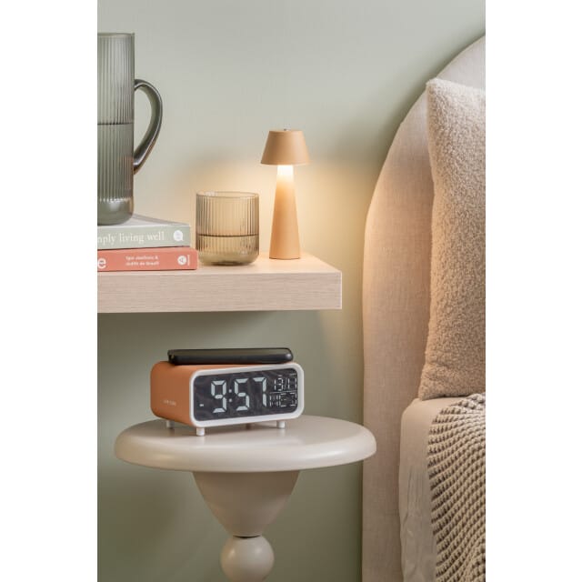 Karlsson wekker chunky led w. phone charger oker