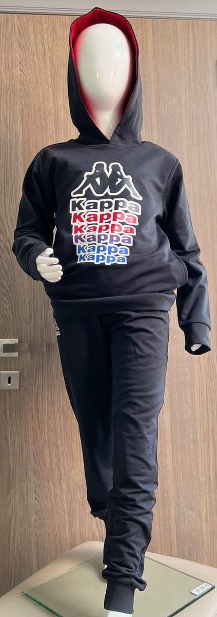 KAPPA Joggingpak - Trainingspak - Kleur Zwart multi. Maat 140 cm / 10 jaar.