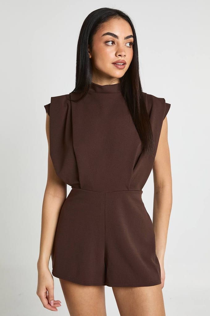 boohoo Dames Getailleerde Playsuit Met PlooiDetail | Chocoladebruin | Maat: 38