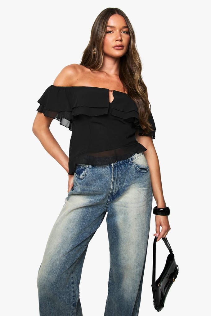 boohoo Dames Ruffle Bardot Crop Top | Zwart | Maat: 34