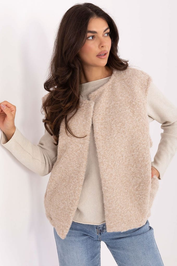 Bouclé Charm Vest - Beige / One Size