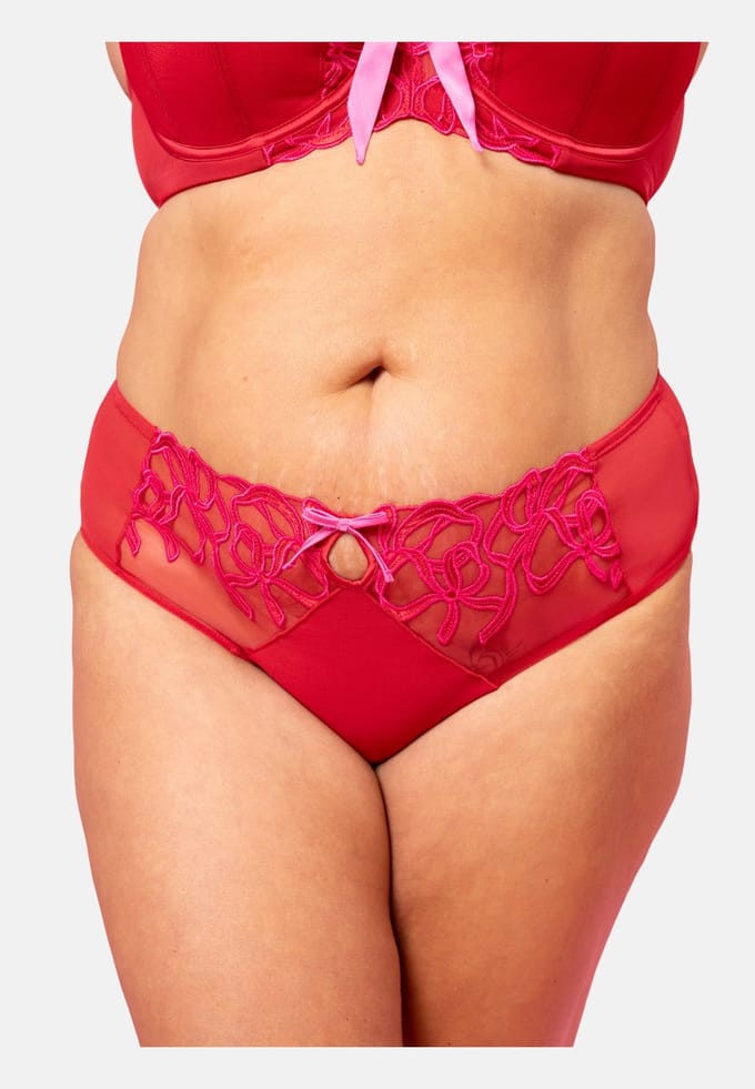 High-Brazilian CHÉRIE