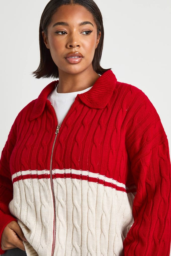 boohoo Dames Plus Chunky Knit Kabeltrui met ritssluiting en kraag | Rijk Rood | Maat: 44-46