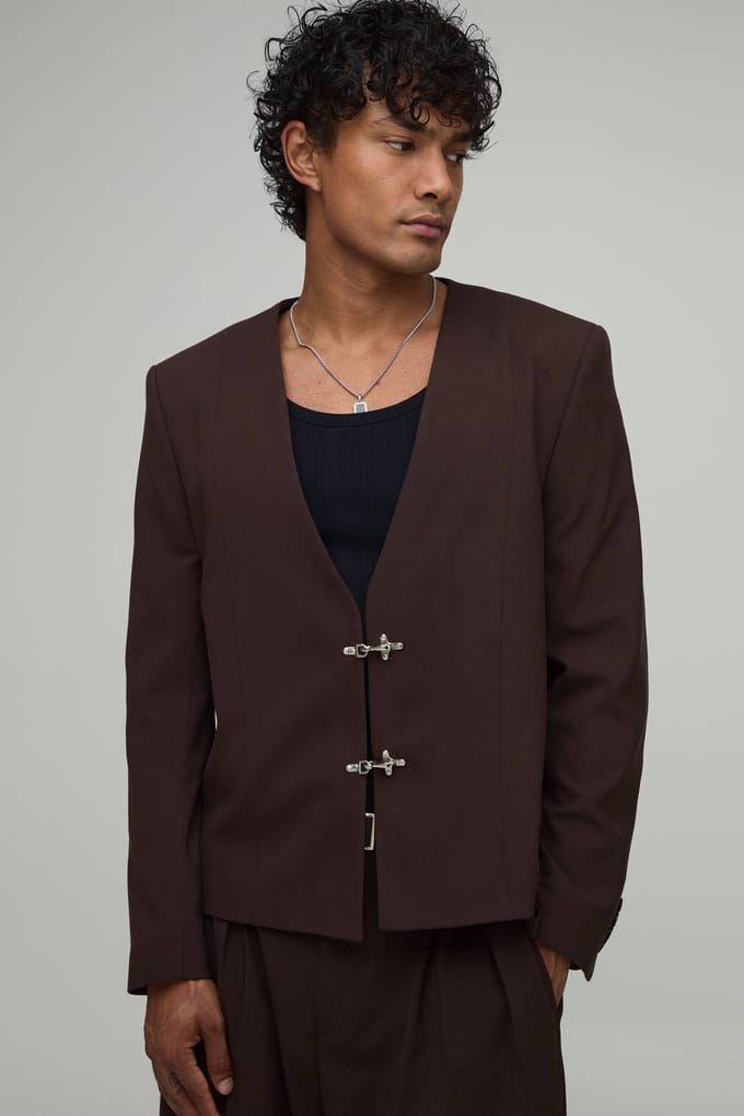 Oversized Boxy Colbertjasje Zonder Kraag Met Gesp Detail | Chocolate | Size 36
