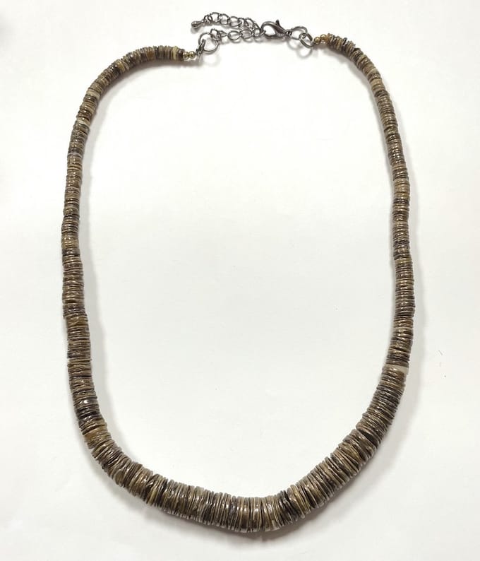 Ketting - Platte bruine kralen - 54+5 Centimeter verstelbaar - Damesdingetjes