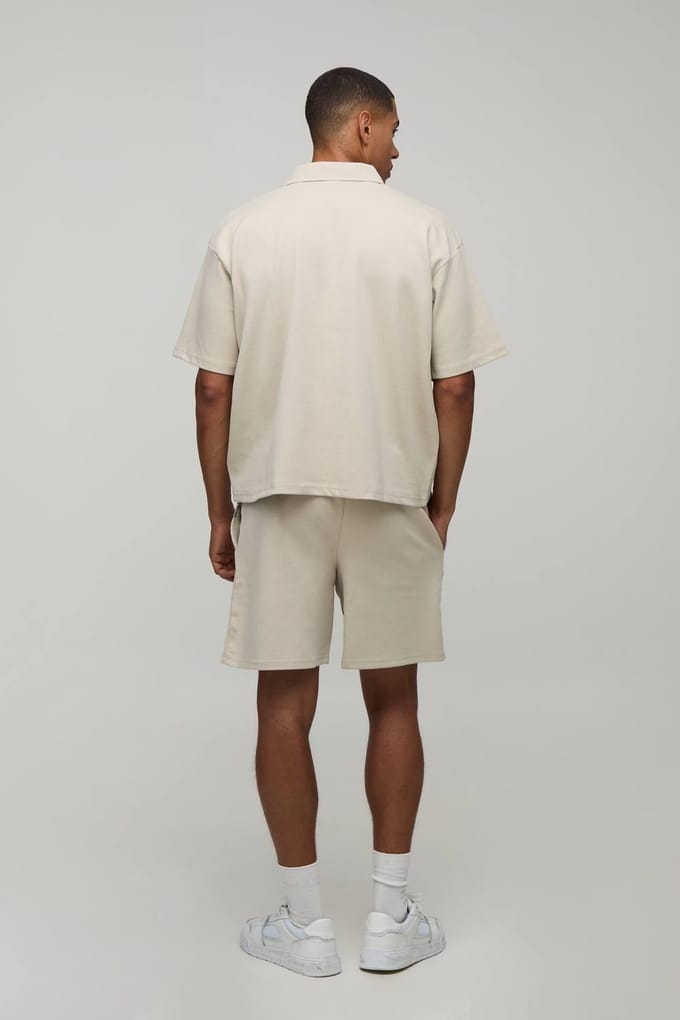 Oversized Boxy Interlock Polo Met Korte Mouwen En Pintuck Short Set | Stone | Size Large