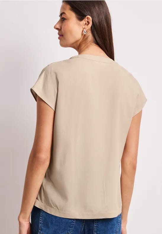 Blouse met losse schouders en gespleten hals